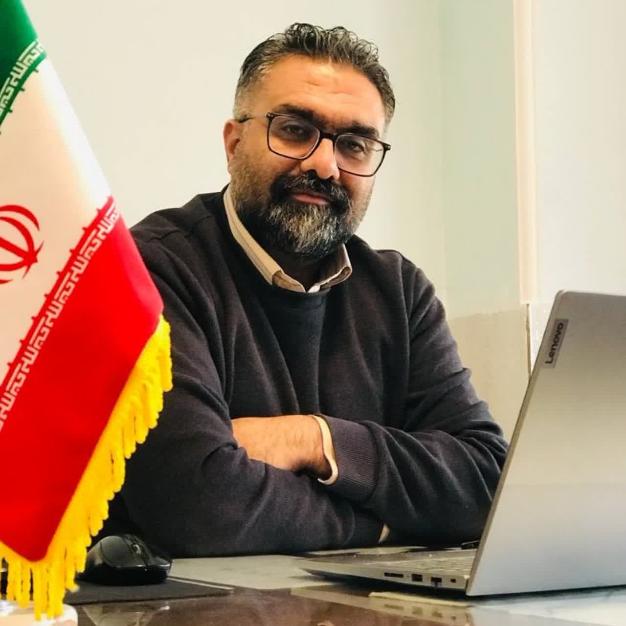 مدیر هنرستان